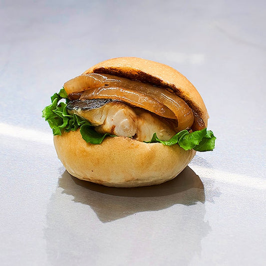 サバのバルサミコソテーとグリルオニオンサンド